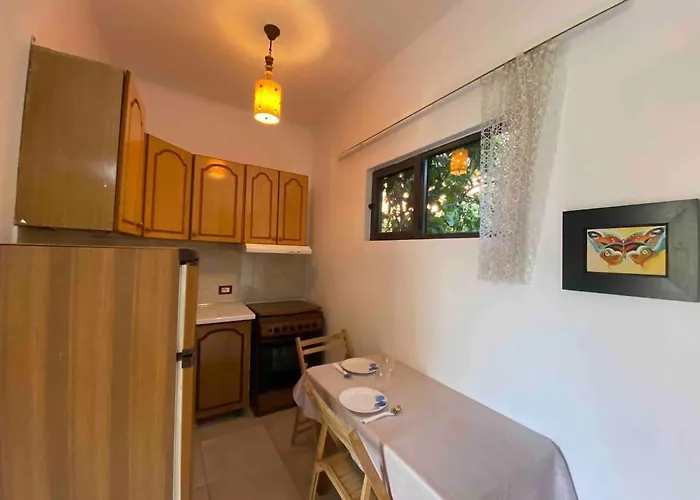 Rubin-cosy With A Garden & Patio Vila Durrës