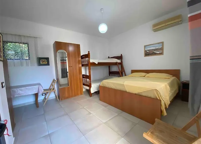 Vila Rubin-cosy With A Garden & Patio Durrës