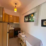 Rubin-cosy With A Garden & Patio Villa Durrës