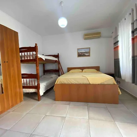 Rubin-cosy With A Garden & Patio * Durrës