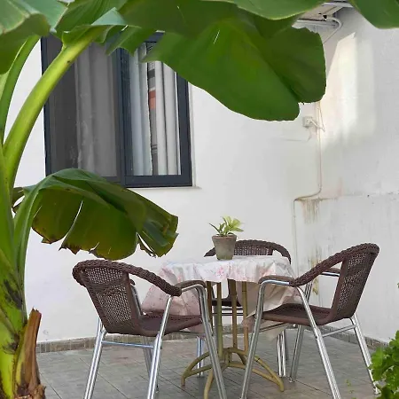 Villa Rubin-cosy With A Garden & Patio