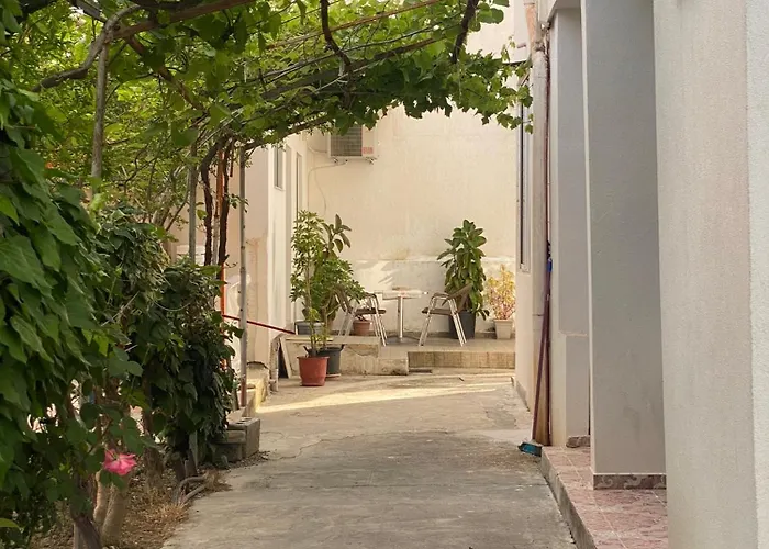 Rubin-cosy With A Garden & Patio * Durrës
